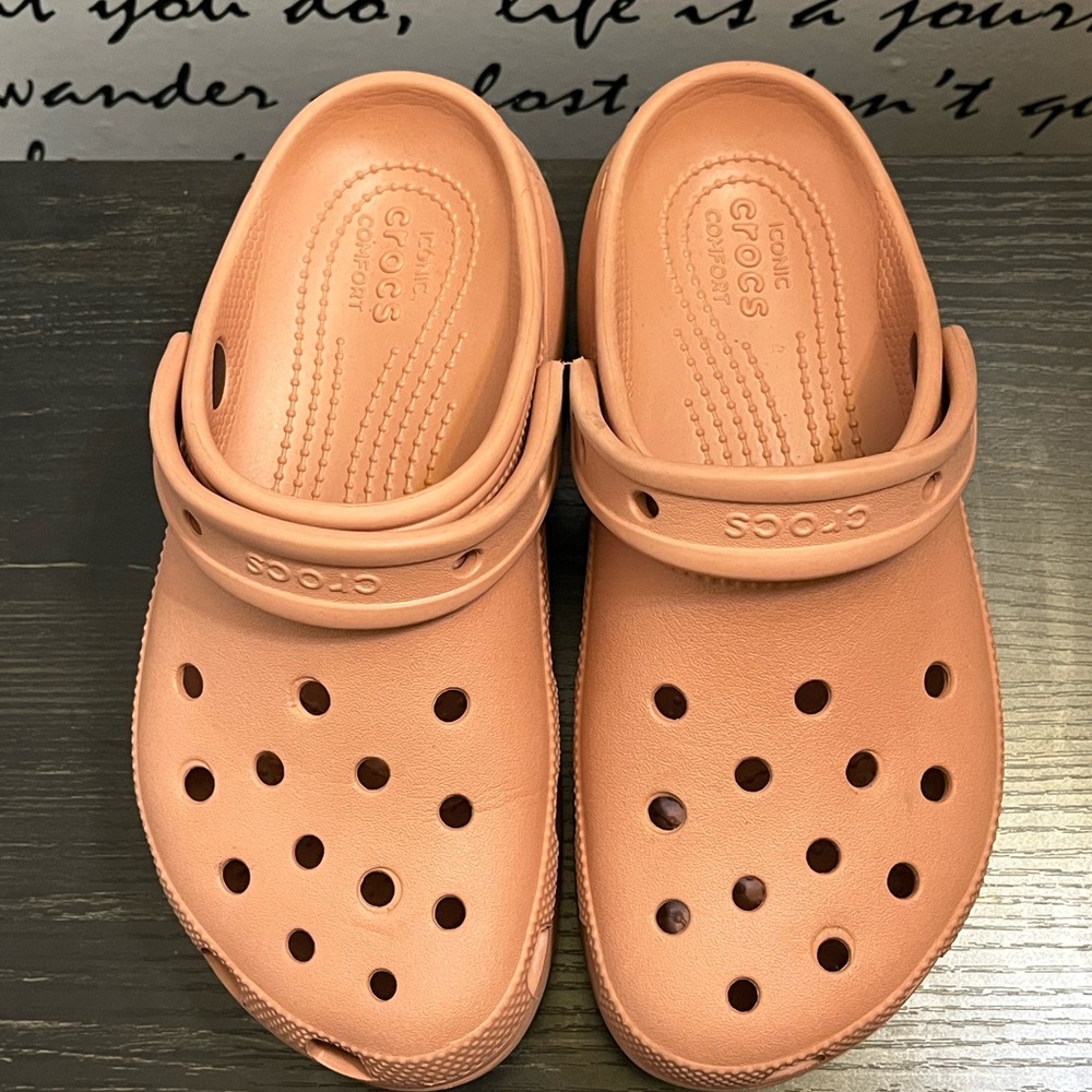 Women’s Crocs Classic Platform Clog - Rose Gold